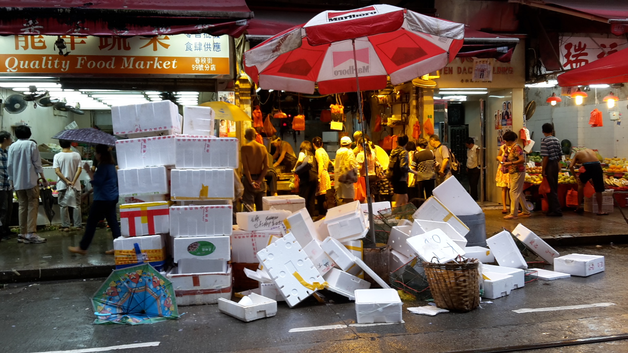 要我多吃幾頓塑膠餐?